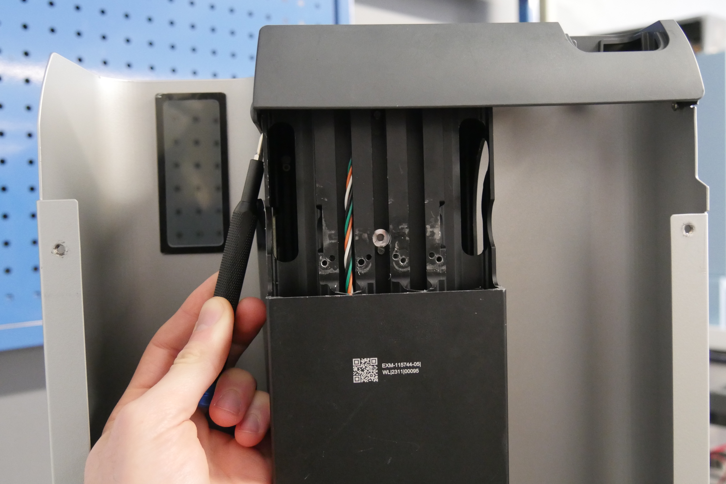 Replacing the Form 4 Z-axis limit switch